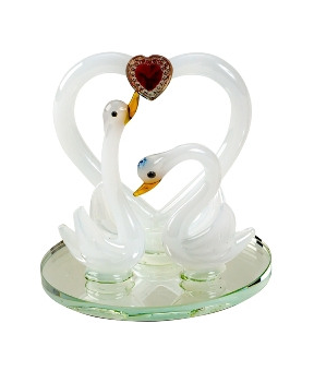 Paire de cygne avec coeur sur miroir h = 6cm